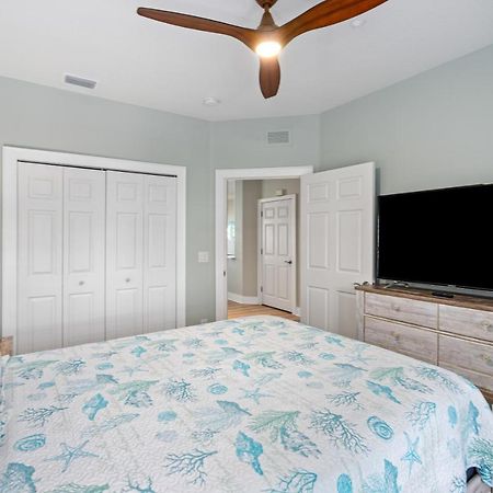 On Flagler Avenue! Dog Friendly With Balcony And Parking Walk To The Beach! Нью-Смирна-Бич Экстерьер фото