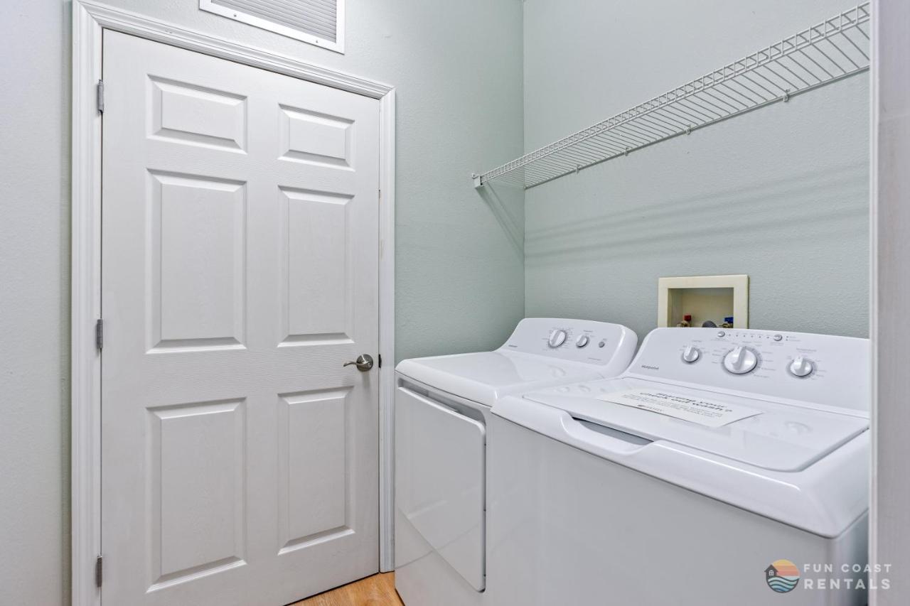 On Flagler Avenue! Dog Friendly With Balcony And Parking Walk To The Beach! Нью-Смирна-Бич Экстерьер фото