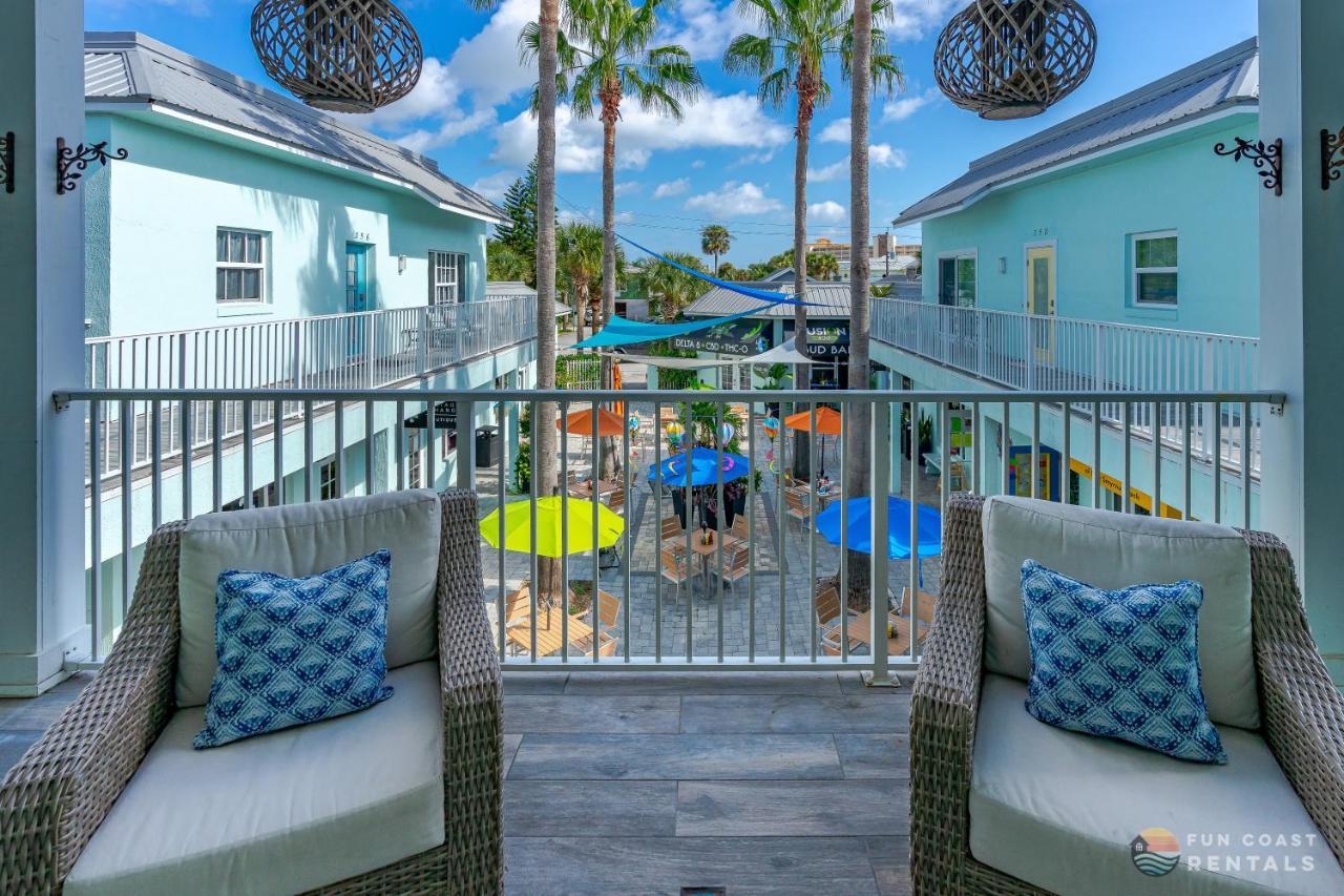 On Flagler Avenue! Dog Friendly With Balcony And Parking Walk To The Beach! Нью-Смирна-Бич Экстерьер фото