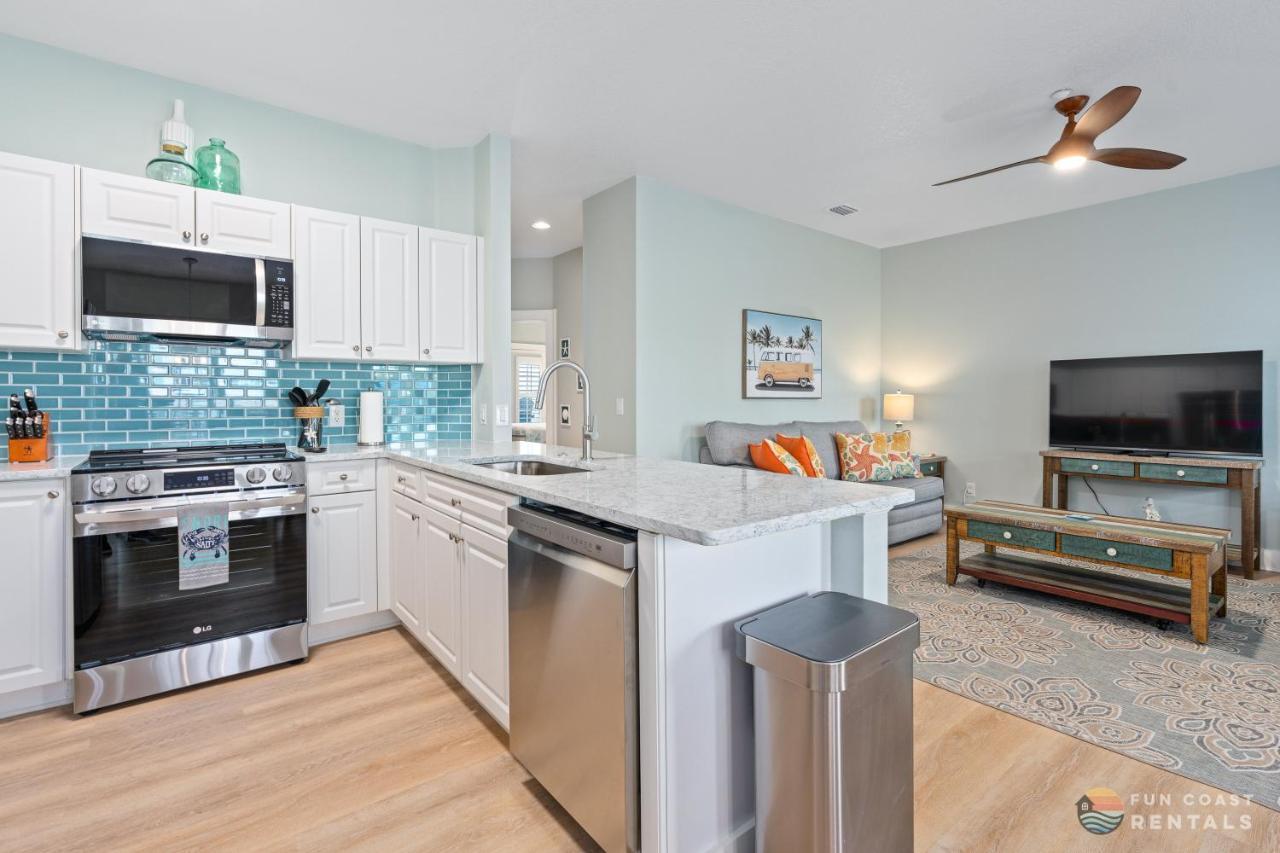 On Flagler Avenue! Dog Friendly With Balcony And Parking Walk To The Beach! Нью-Смирна-Бич Экстерьер фото
