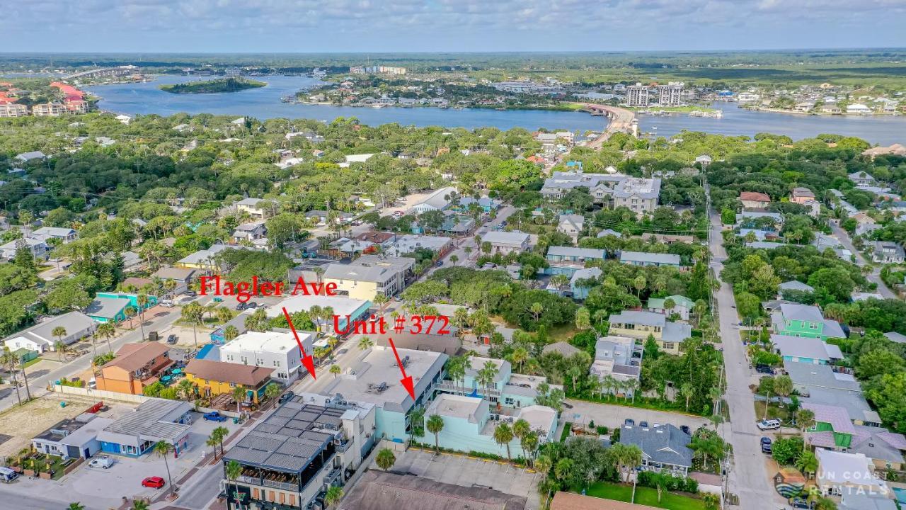 On Flagler Avenue! Dog Friendly With Balcony And Parking Walk To The Beach! Нью-Смирна-Бич Экстерьер фото