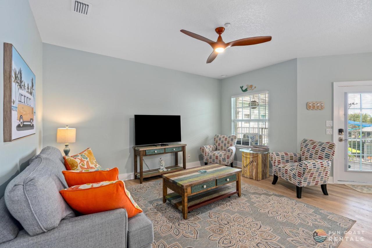On Flagler Avenue! Dog Friendly With Balcony And Parking Walk To The Beach! Нью-Смирна-Бич Экстерьер фото