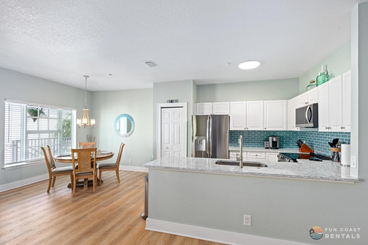 On Flagler Avenue! Dog Friendly With Balcony And Parking Walk To The Beach! Нью-Смирна-Бич Экстерьер фото