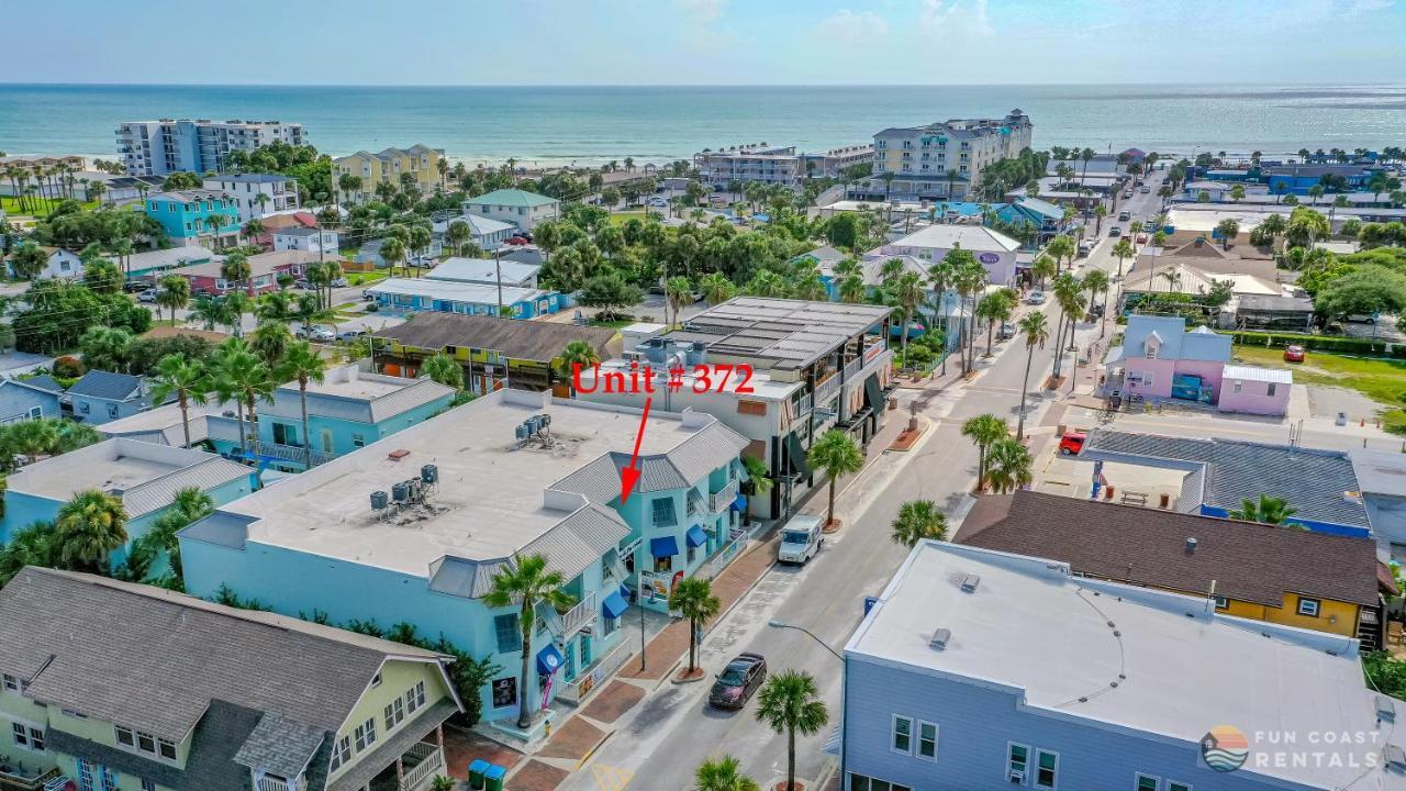 On Flagler Avenue! Dog Friendly With Balcony And Parking Walk To The Beach! Нью-Смирна-Бич Экстерьер фото